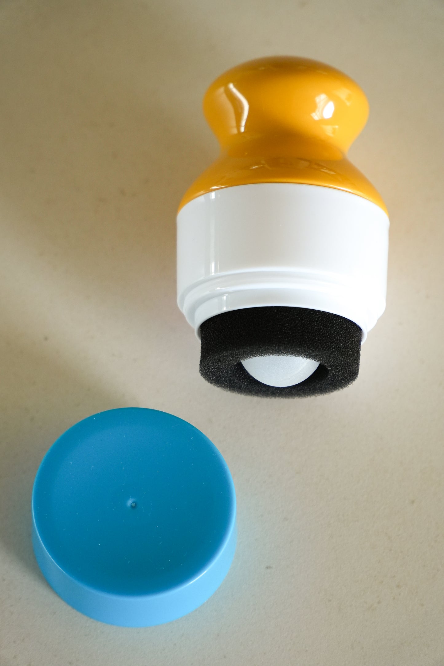 APLICADOR RECARGABLE DE PROTECTOR SOLAR - CREMAS Y REPELENTE